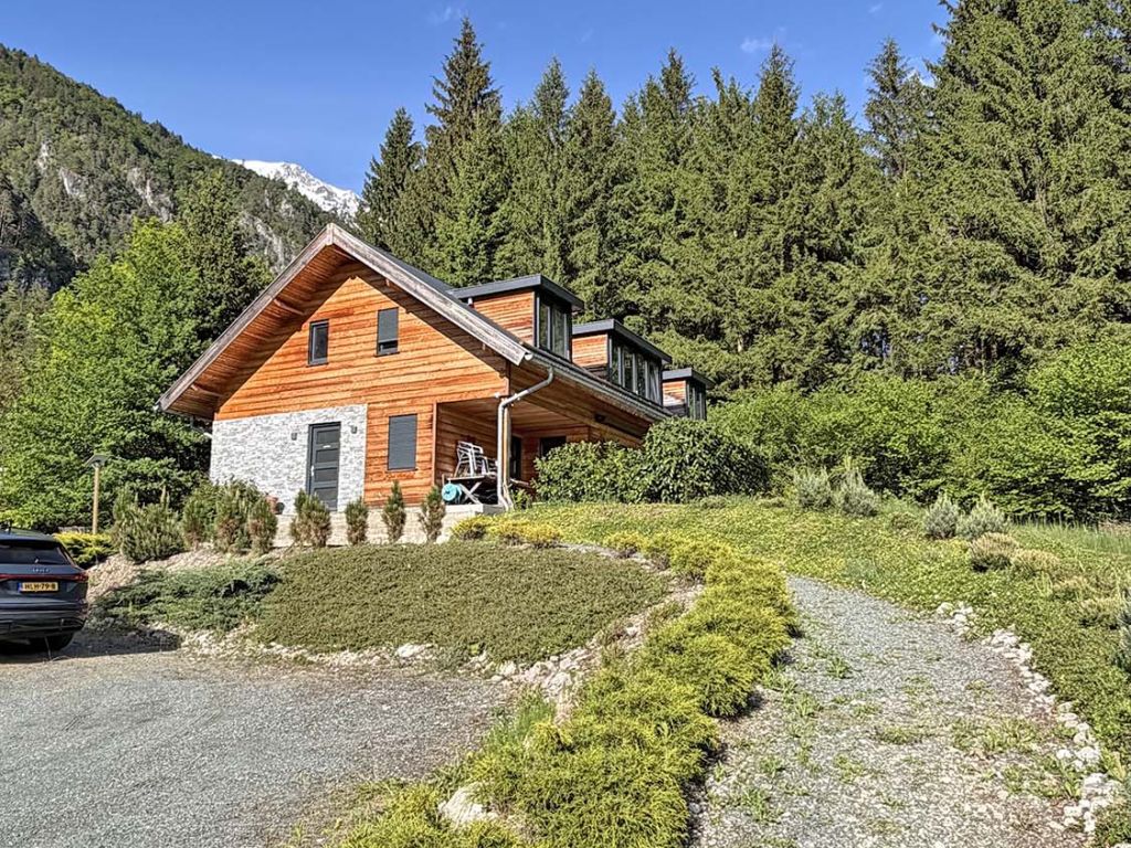 Chalet Presseggersee vrijstaand op 2.000 m2 eigen grond met veel privacy