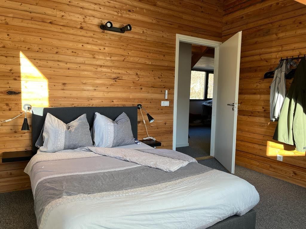 Chalet Presseggersee 5 comfortable bedrooms with double box spring beds for 10 guests